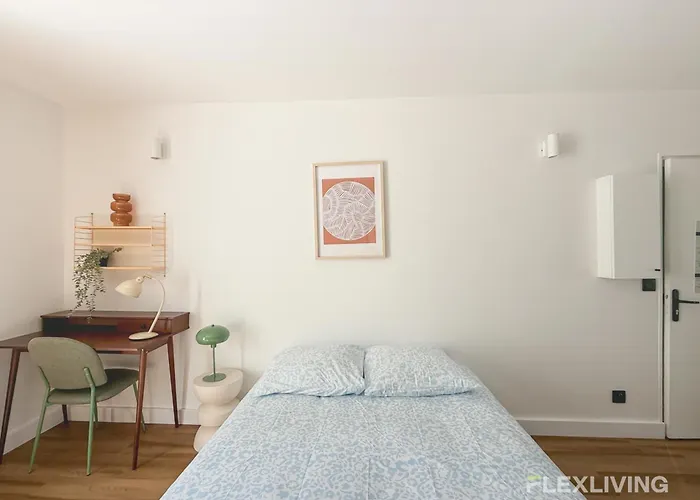 Charming 21m In 20 With Shared Terrace פריז