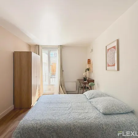 Charming 21m In 20 With Shared Terrace Parigi
