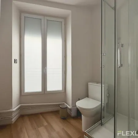 Immeuble Gauche Apartment *